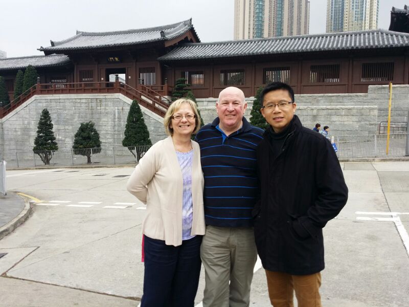 Frank the tour guide takes photo with Ian and his wife at Chi Lin Nunnery