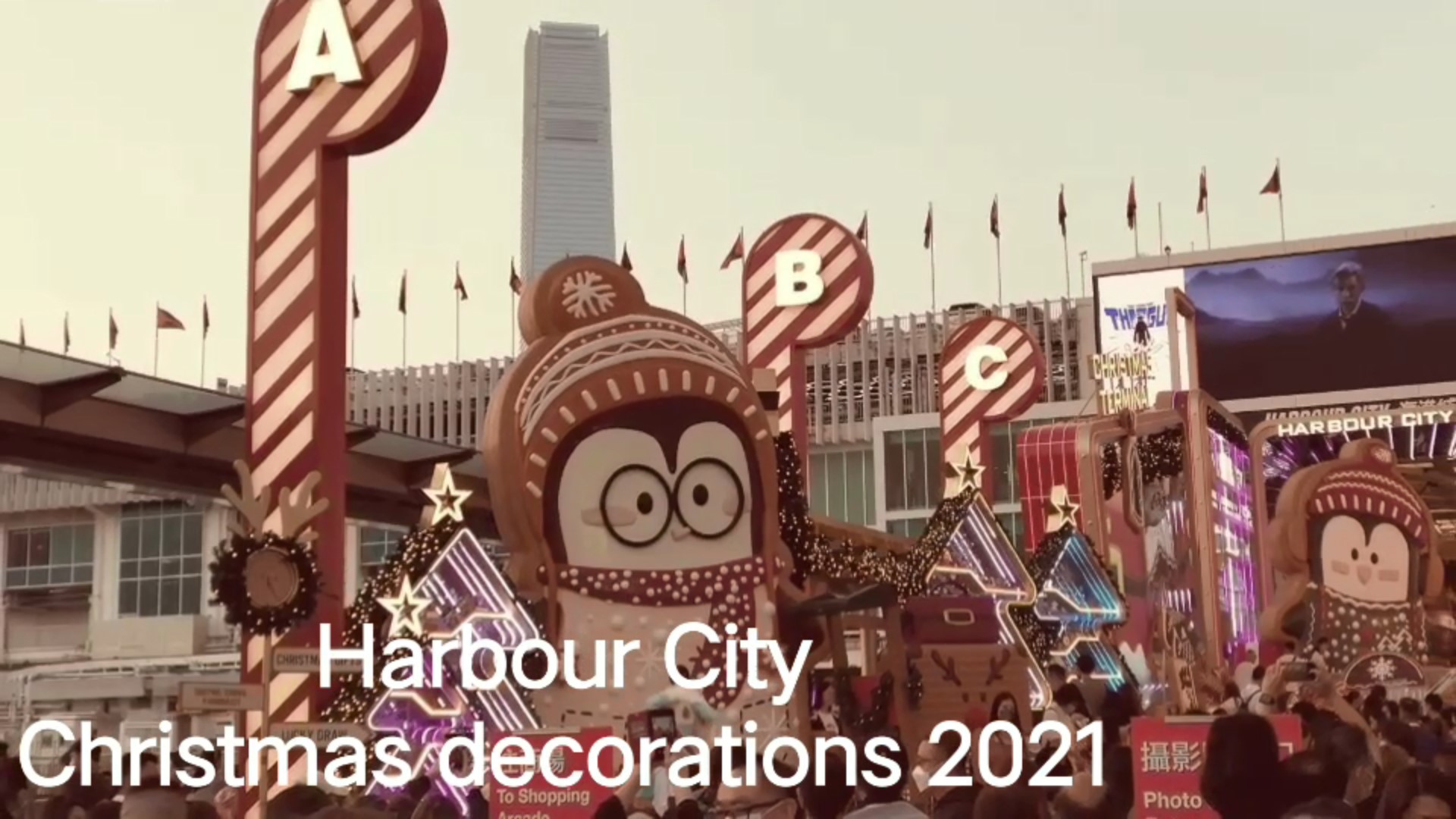 “Harbour City Christmas decorations 2021” snapshots video of Frank